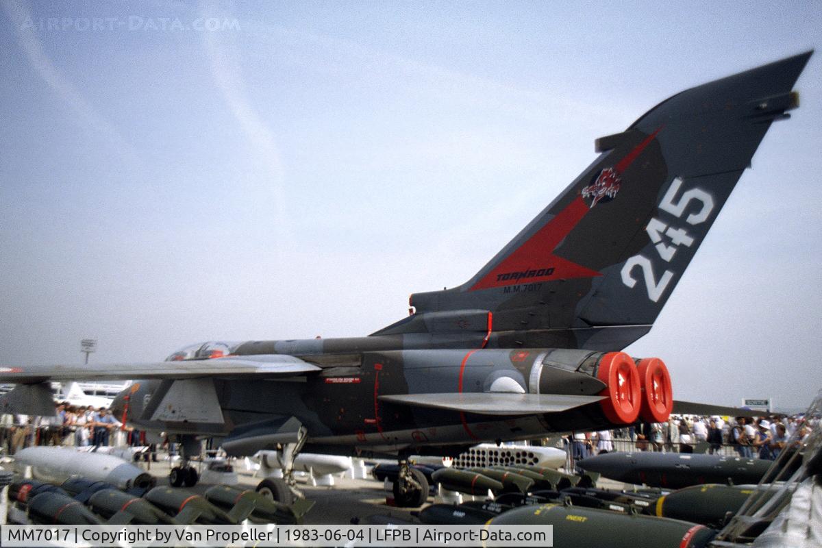 MM7017, Panavia Tornado IDS C/N 195/IS016/5023, Panavia Tornado IDS of the Italian Air Force at Le Bourget 1983. Seems to be standing in a 