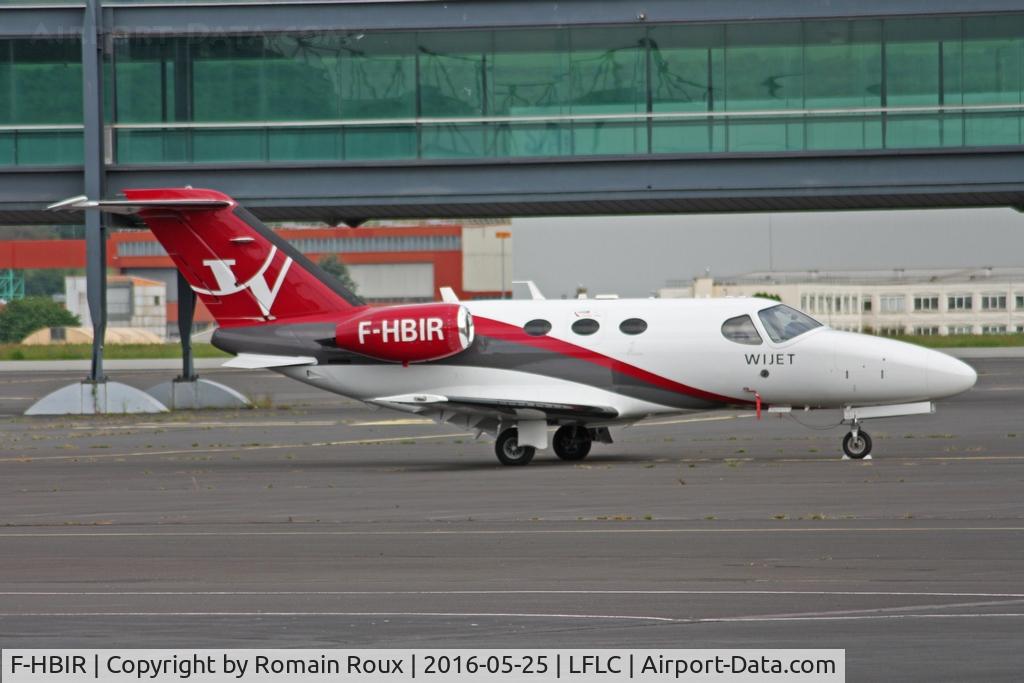 F-HBIR, 2009 Cessna 510 Citation Mustang Citation Mustang C/N 510-0252, Parked