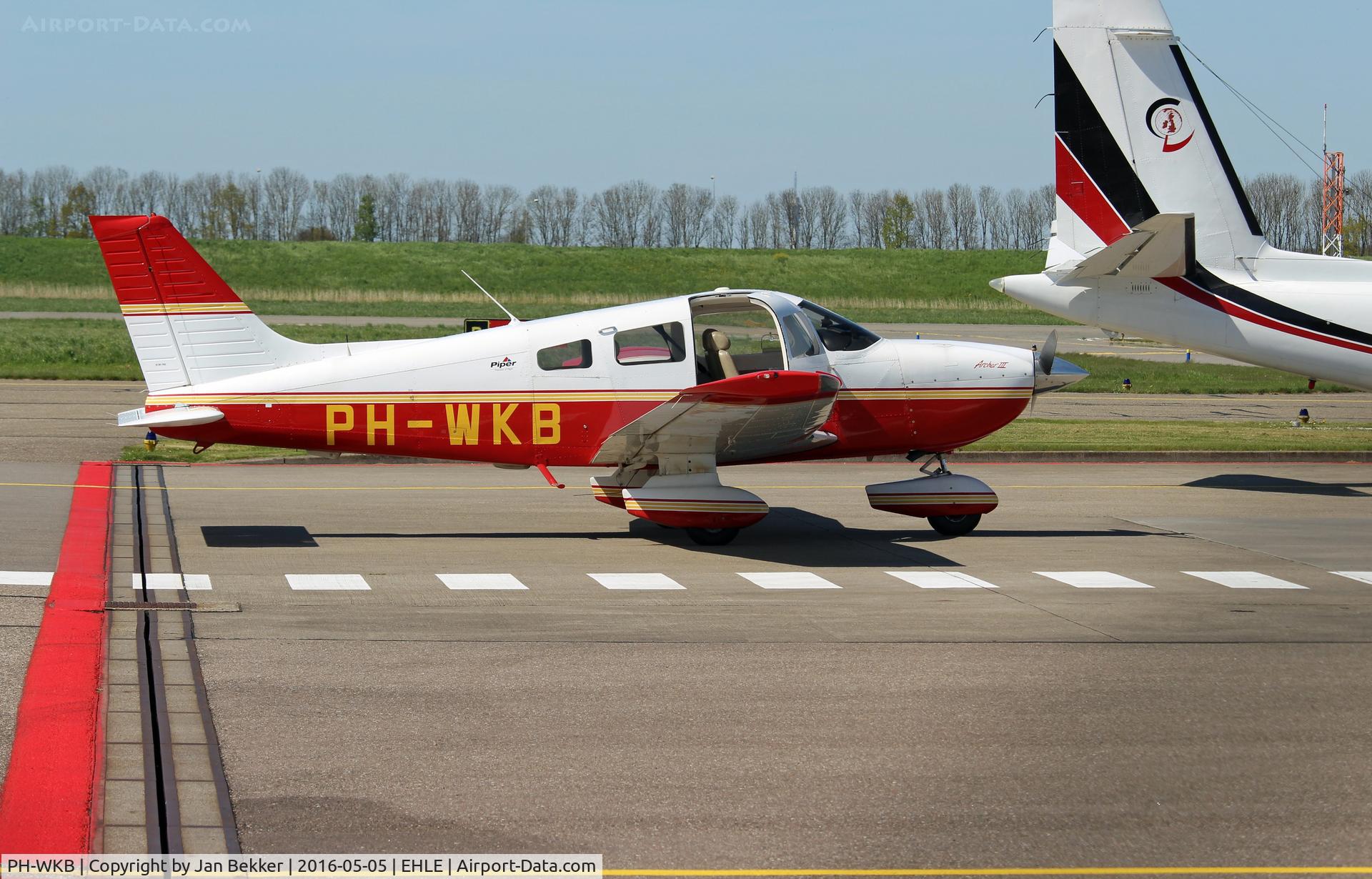 PH-WKB, 2007 Piper PA-28-181 C/N 2843664, Lelystad Airport