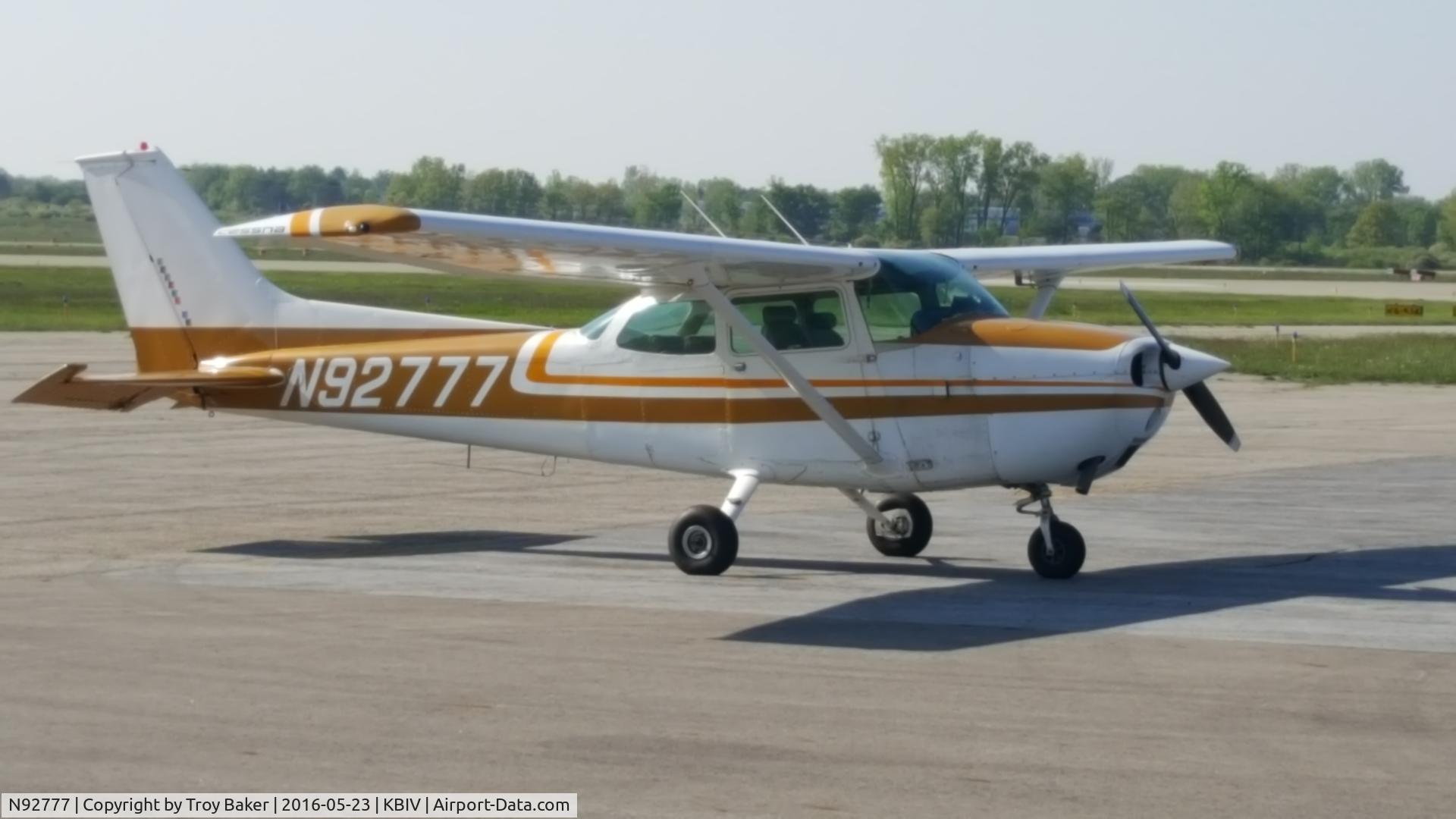 N92777, 1973 Cessna 172M C/N 17261616, N92777 at KJXN ON 5/23/16
