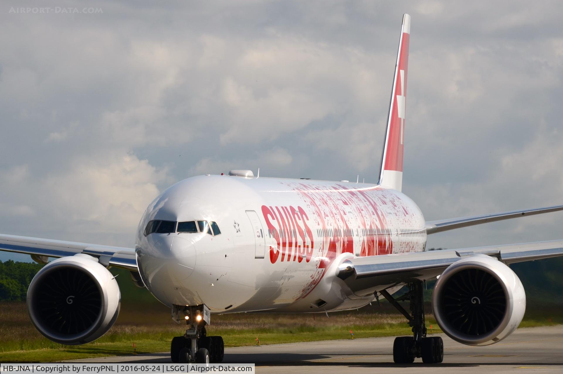 HB-JNA, 2015 Boeing 777-3DE/ER C/N 44582, Swiss B773 taxiing for departure.