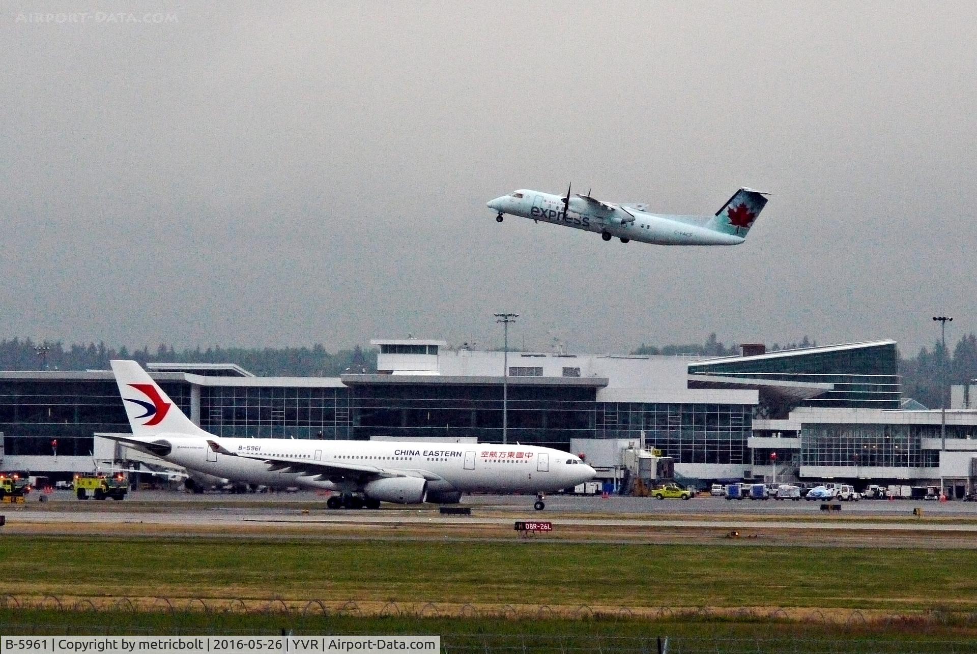 B-5961, 2014 Airbus A330-243 C/N 1569, Departure MU582 to Shanghai