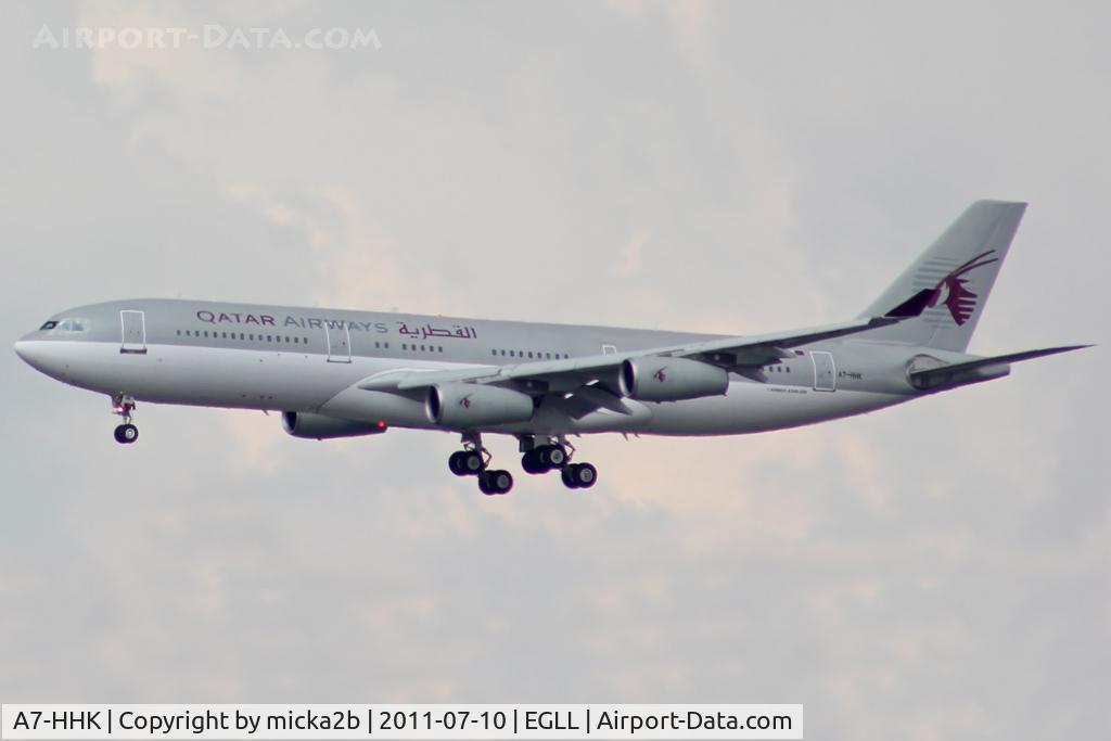 A7-HHK, 1993 Airbus A340-211 C/N 026, Landing