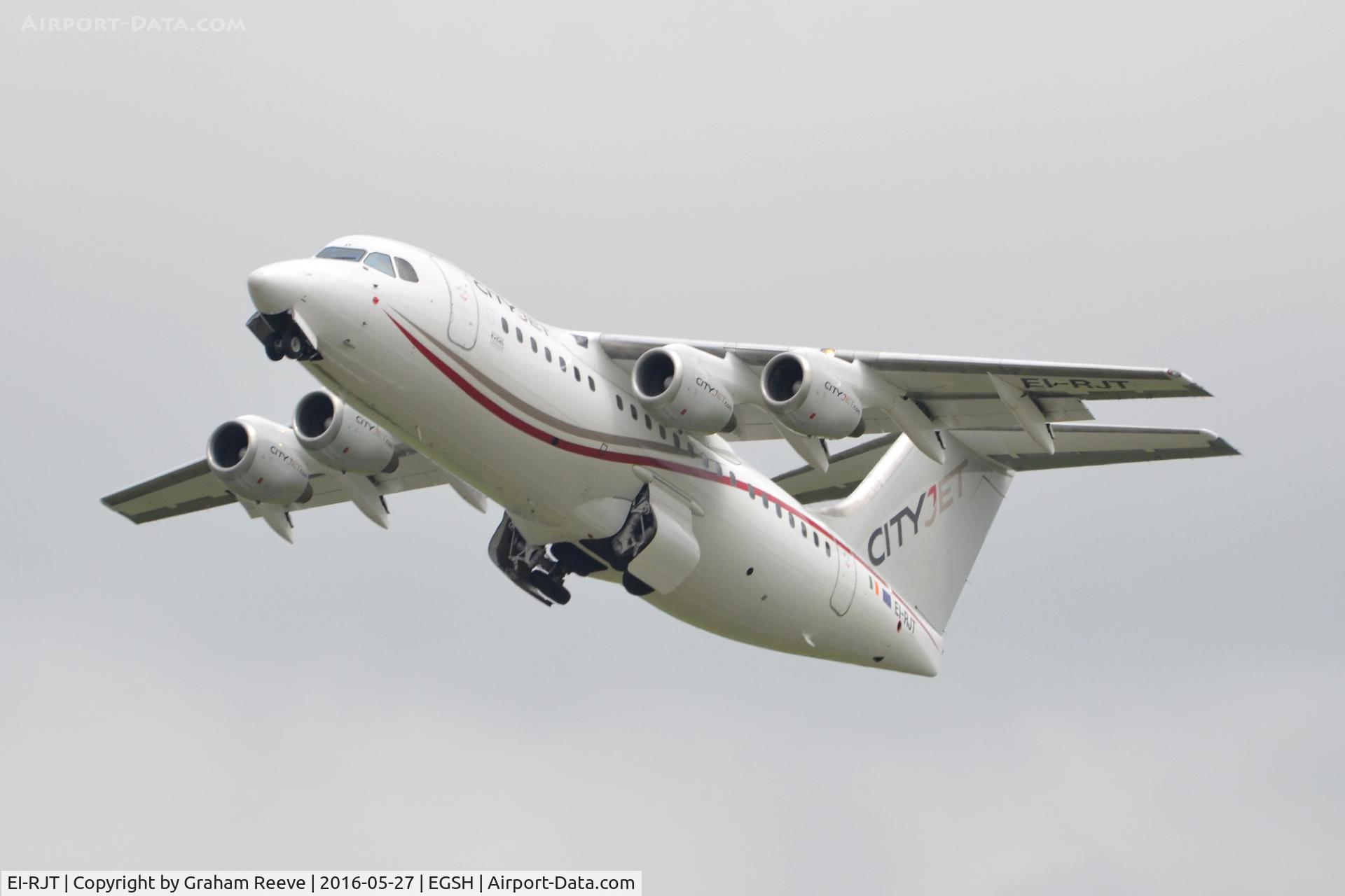 EI-RJT, 2000 British Aerospace Avro 146-RJ85A C/N E2366, Departing from Norwich.