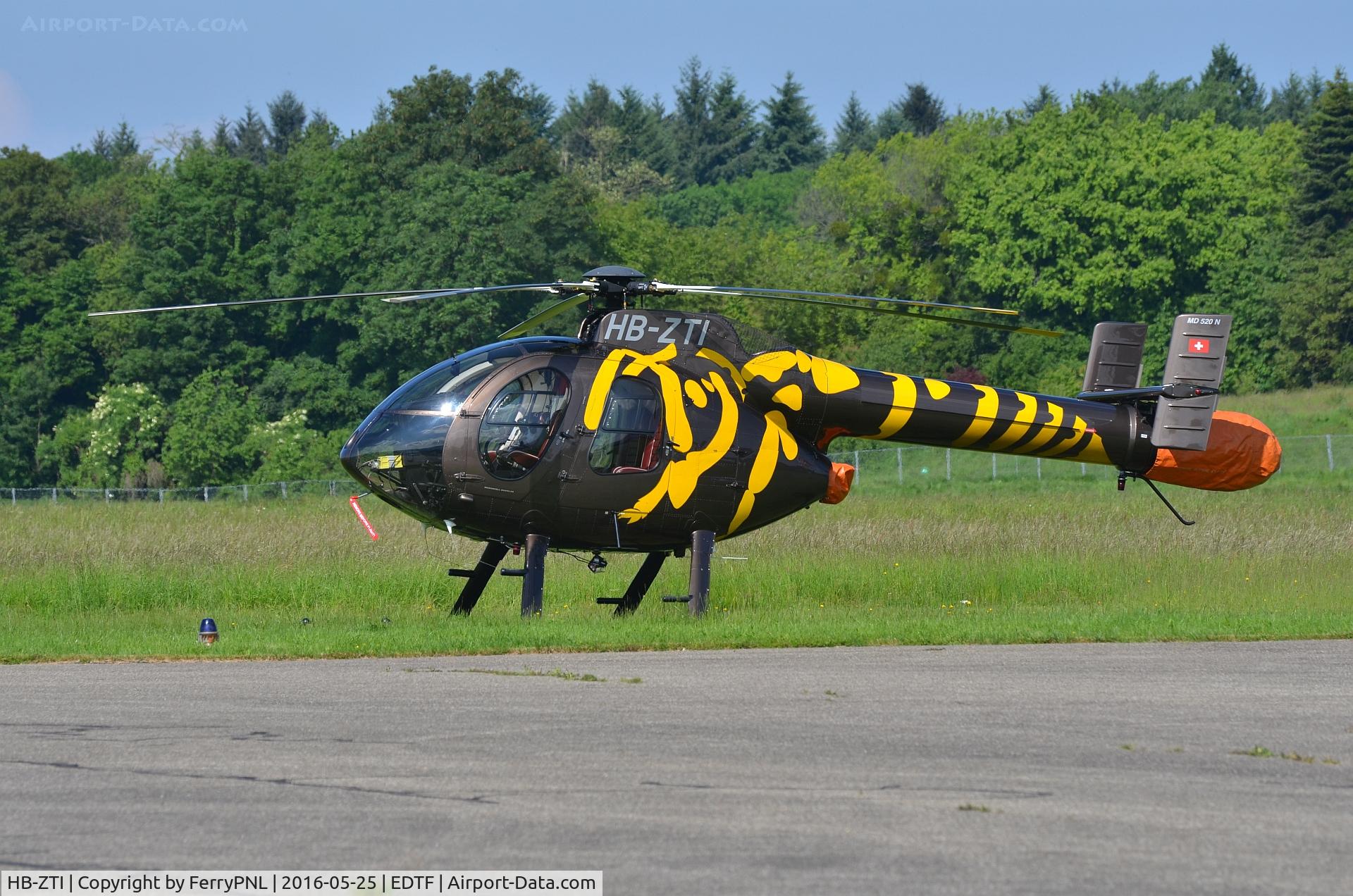 HB-ZTI, 1995 McDonnell Douglas 500N C/N LN071, Nice little MD520N in Freiburg.
