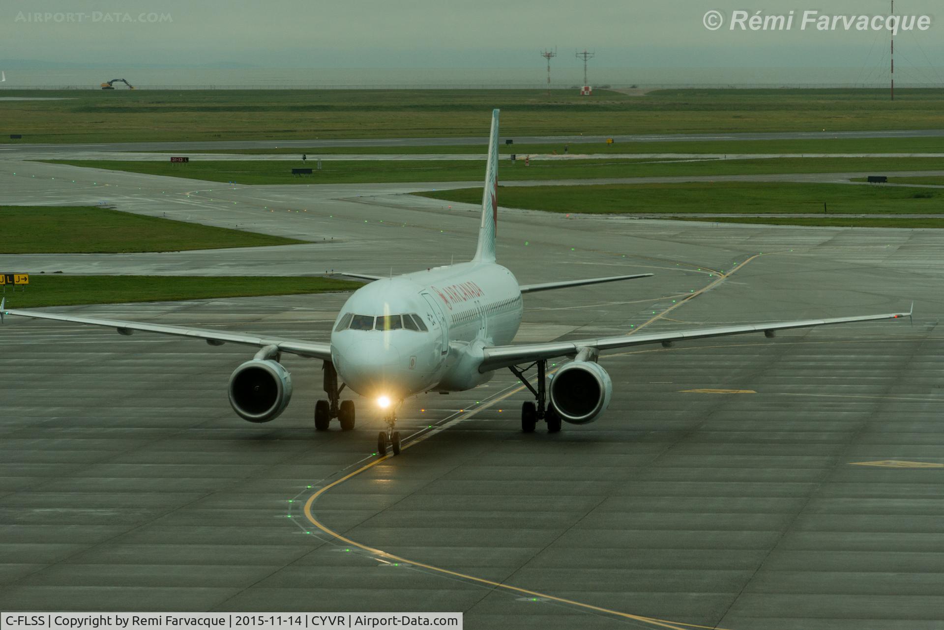 C-FLSS, 1992 Airbus A320-211 C/N 284, Taxiing in to domestic
