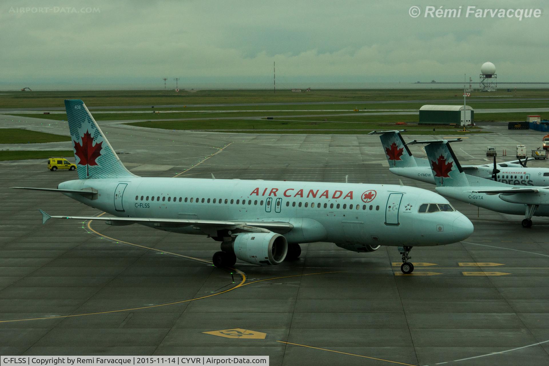 C-FLSS, 1992 Airbus A320-211 C/N 284, Taxiing in to domestic