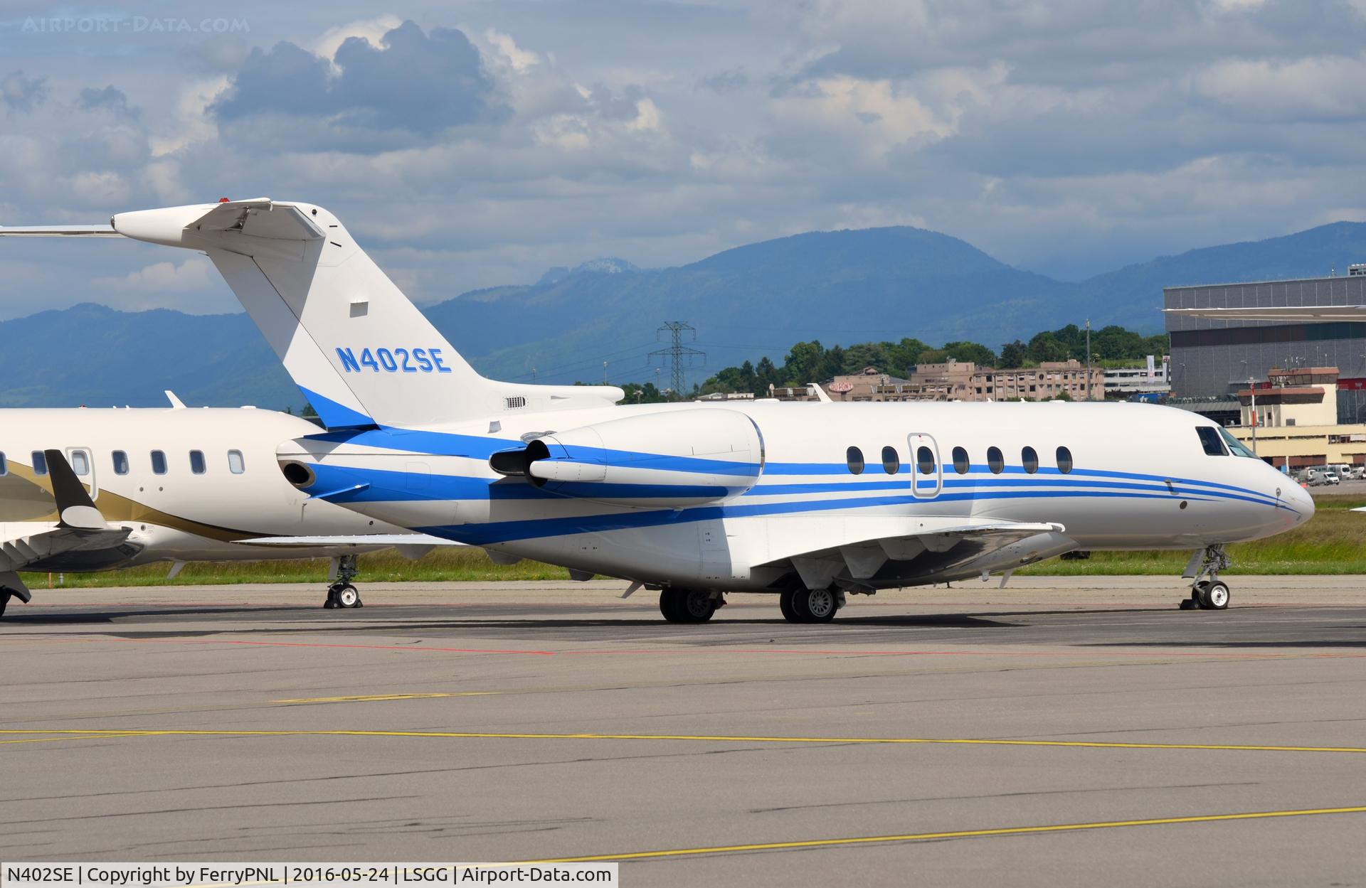 N402SE, 2010 Hawker Beechcraft 4000 C/N RC-47, Hawker 4000 in the sun in GVA.