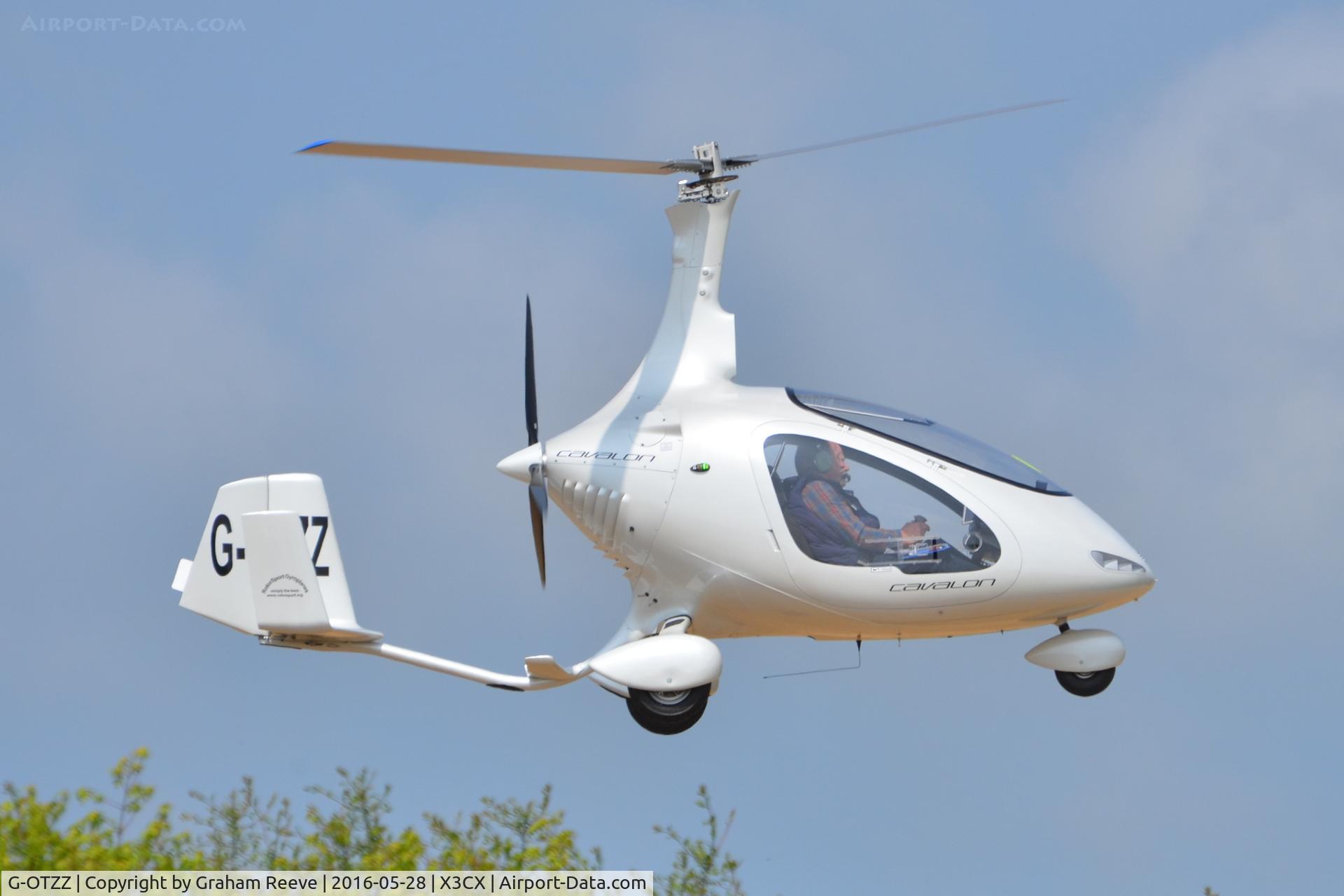 G-OTZZ, 2016 Rotorsport Uk Cavalon C/N RSUK/CVLN/021, Landing at Northrepps.
