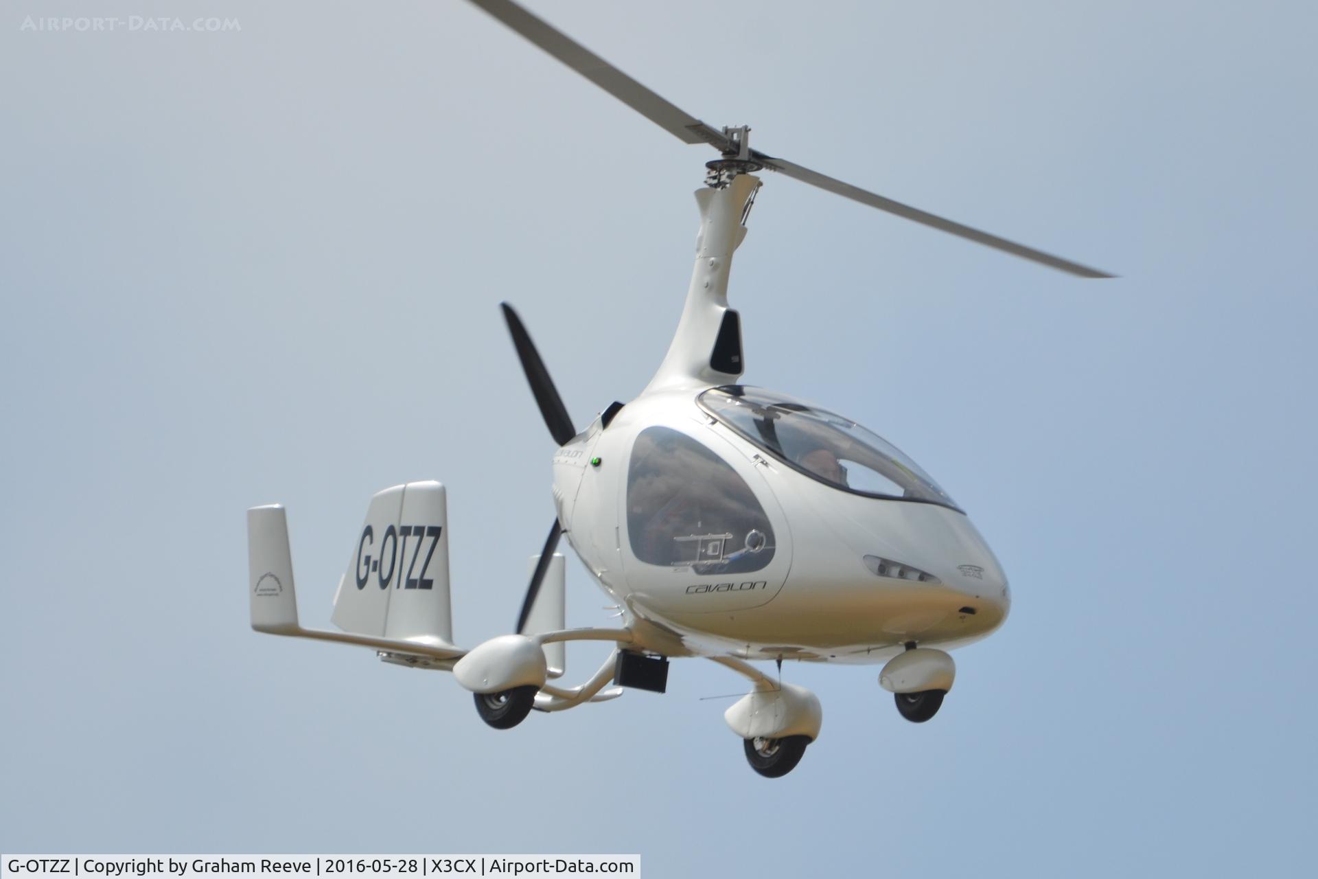 G-OTZZ, 2016 Rotorsport Uk Cavalon C/N RSUK/CVLN/021, Landing at Northrepps.