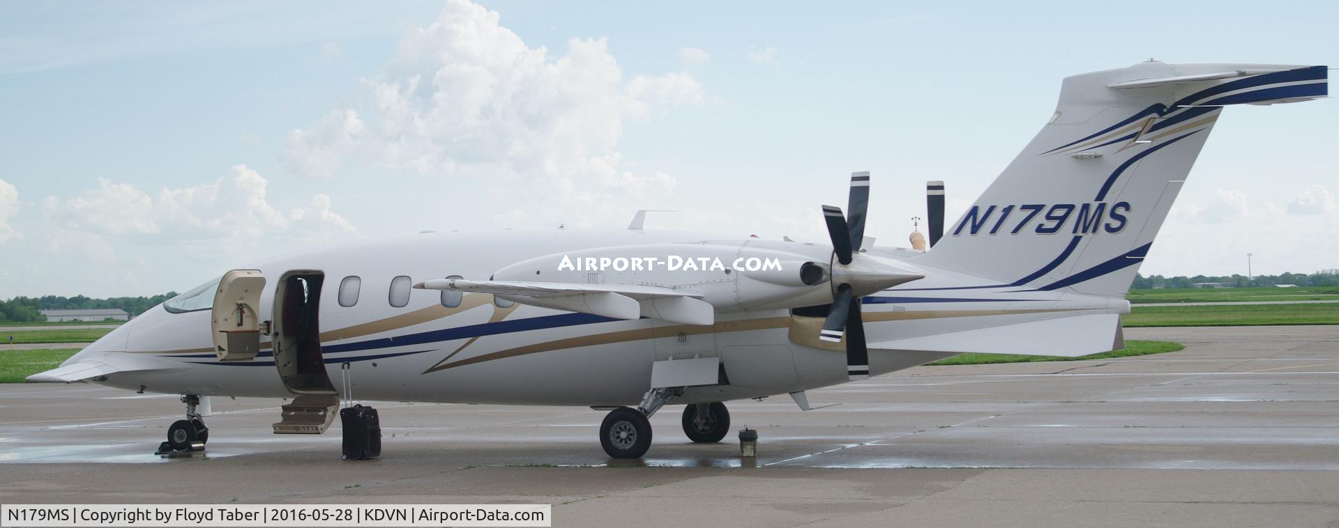 N179MS, 2008 Piaggio P-180 Avanti C/N 1170, Spending the night in Davenport