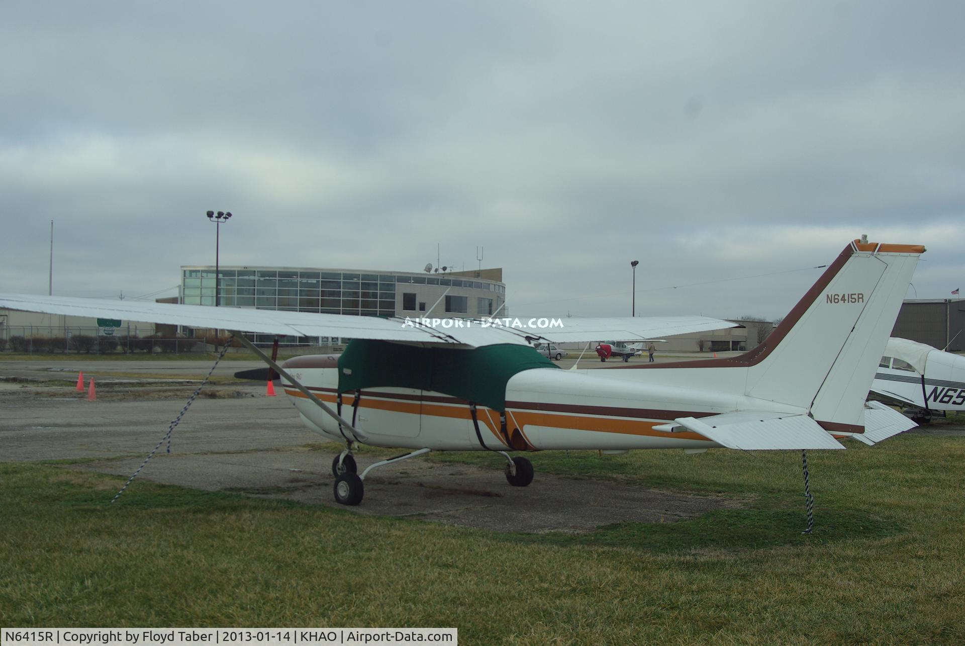 N6415R, 1979 Cessna 172RG Cutlass RG C/N 172RG0179, Sitting on the ramp on a miserable winter day
