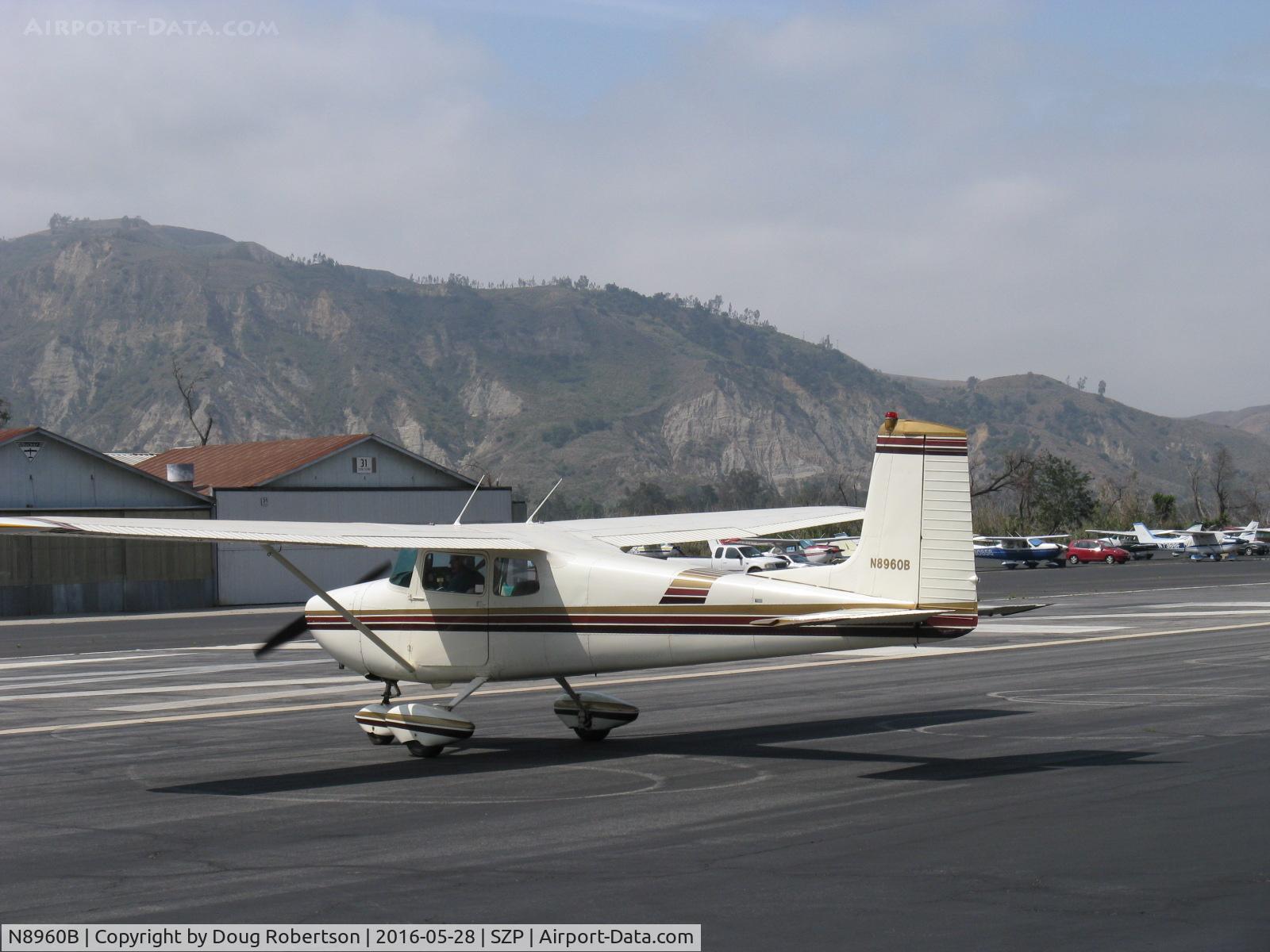 N8960B, 1944 Cessna 172 C/N 36660, 1944 (sic) Cessna 172, Continental O-300 145 Hp, (not possible production date)-1958 air-worthiness date more likely, taxi