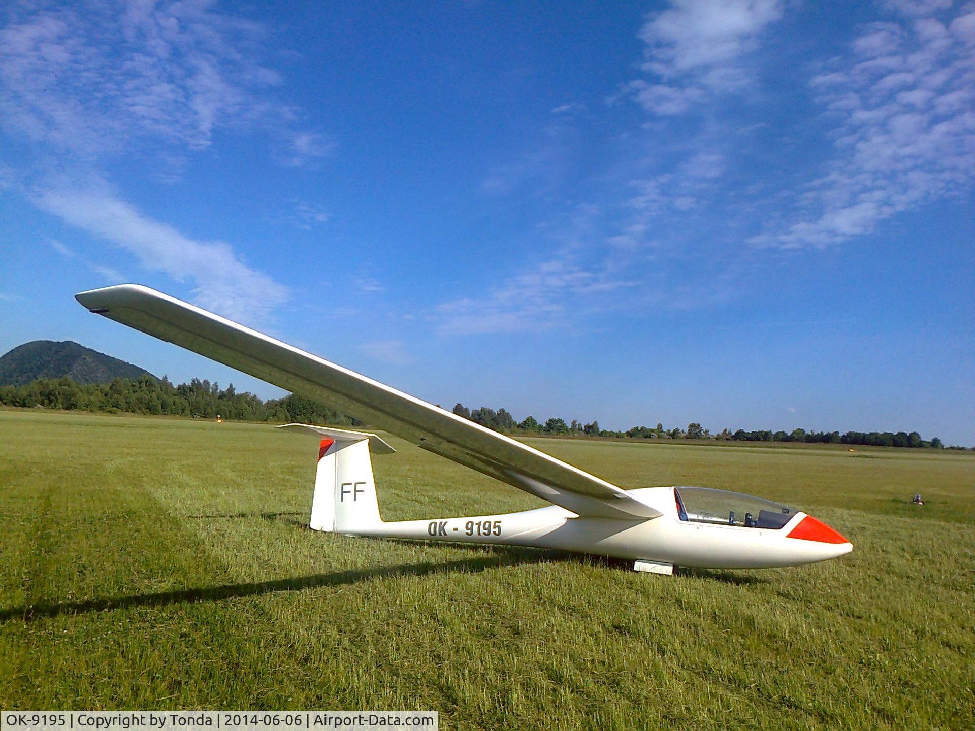 OK-9195, 1977 Schempp-Hirth Standard Cirrus 75 C/N 695, LKMO - 2014