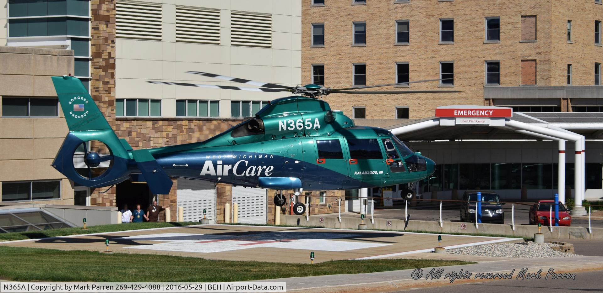 N365A, 1990 Aerospatiale AS-365N-2 Dauphin C/N 6379, N365A Picking up a patient from Lakeland Healthcare Saint Joseph, Michigan, en-route to Bronson Hospital Kalamazoo.
