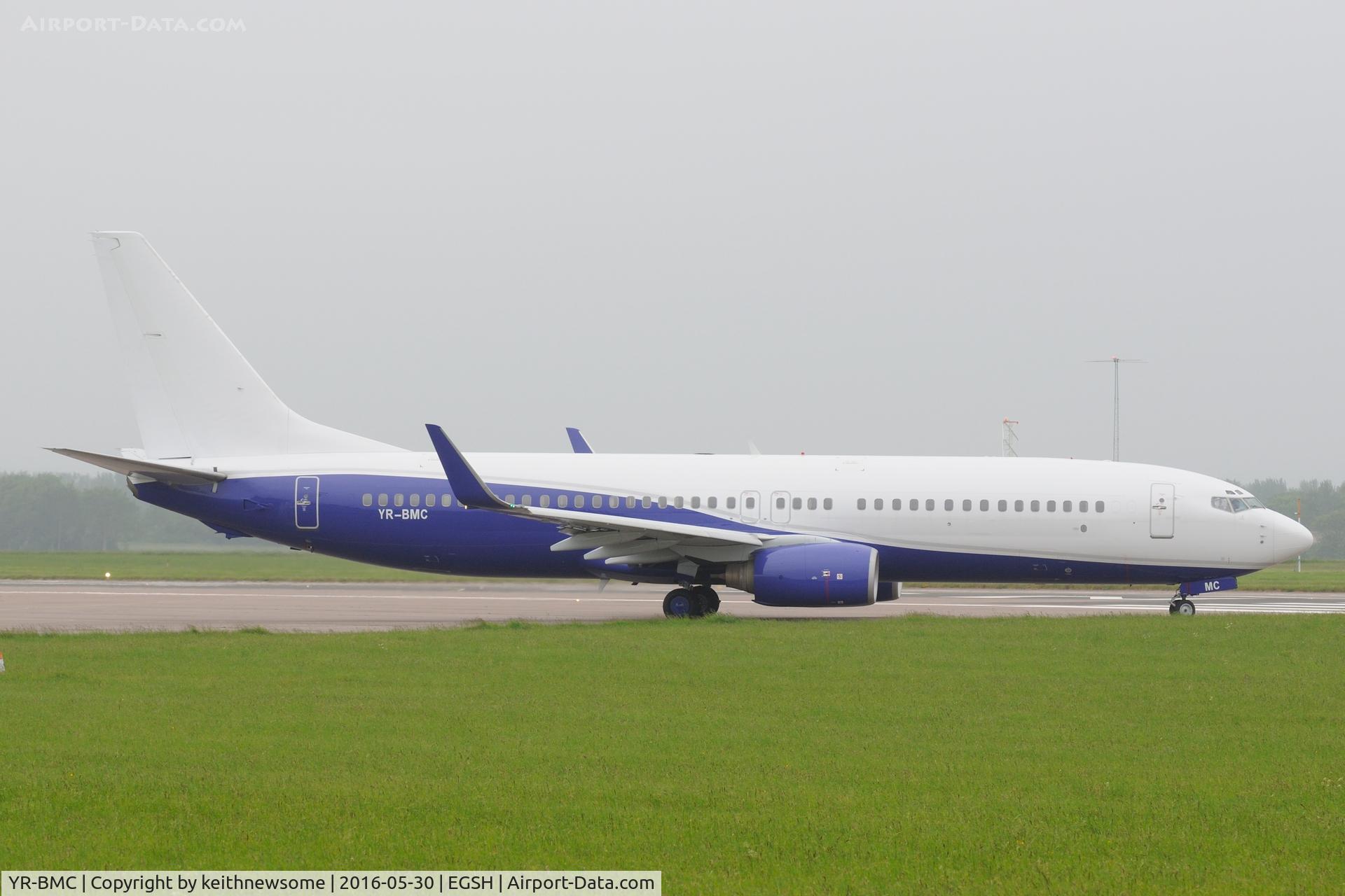 YR-BMC, 1998 Boeing 737-85F C/N 28822, Leaving a cold Norwich.