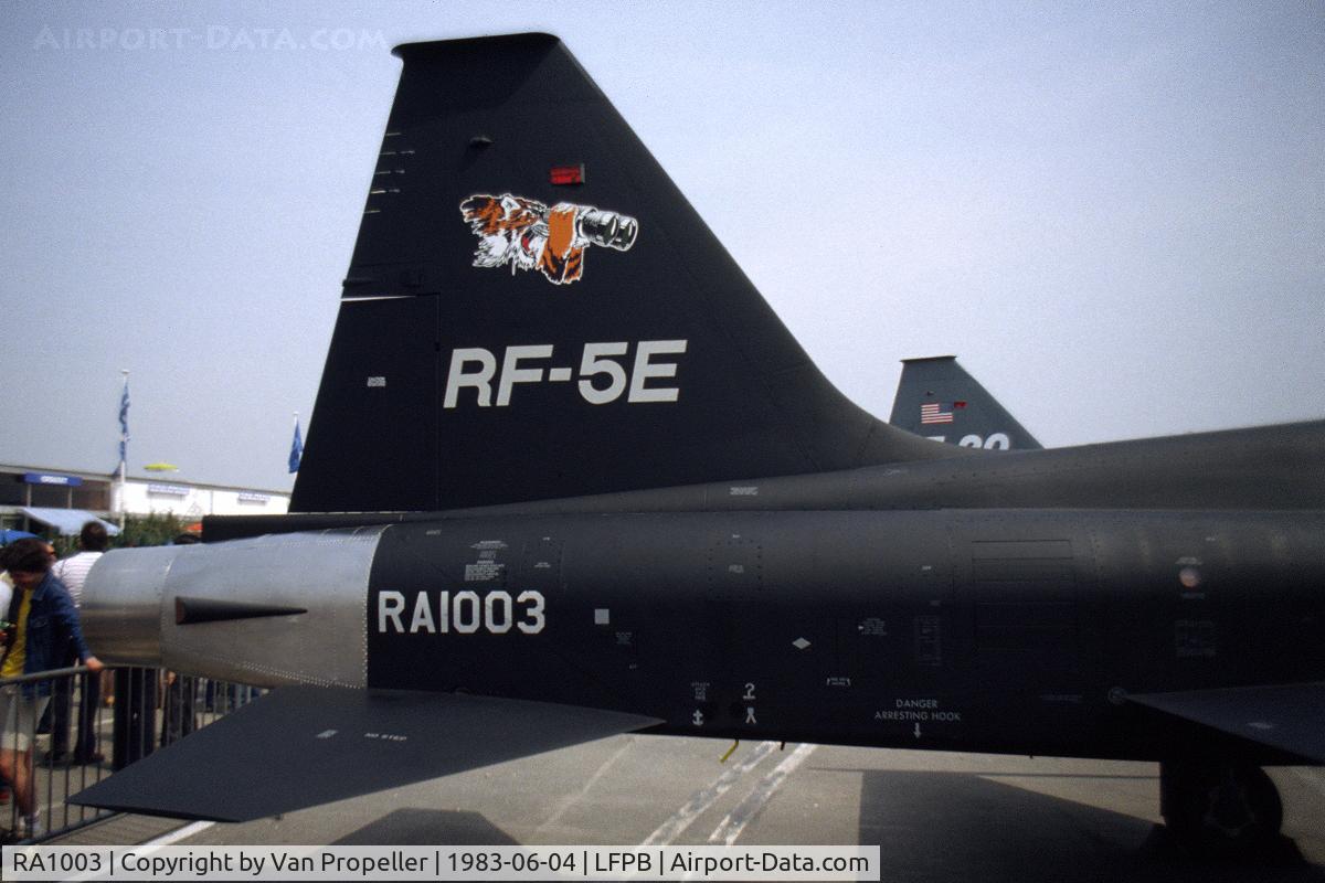 RA1003, Northrop RF-5E C/N RA1003, The tail of the Northrop RF-5E Tigereye shown by Northrop at Le Bourget 1983 with a nice representation of a tigereye