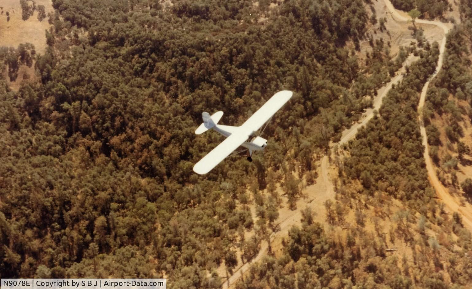 N9078E, 1946 Aeronca 11AC Chief C/N 11AC-710, 78E seen from above as it flies near Jackson, Calif.