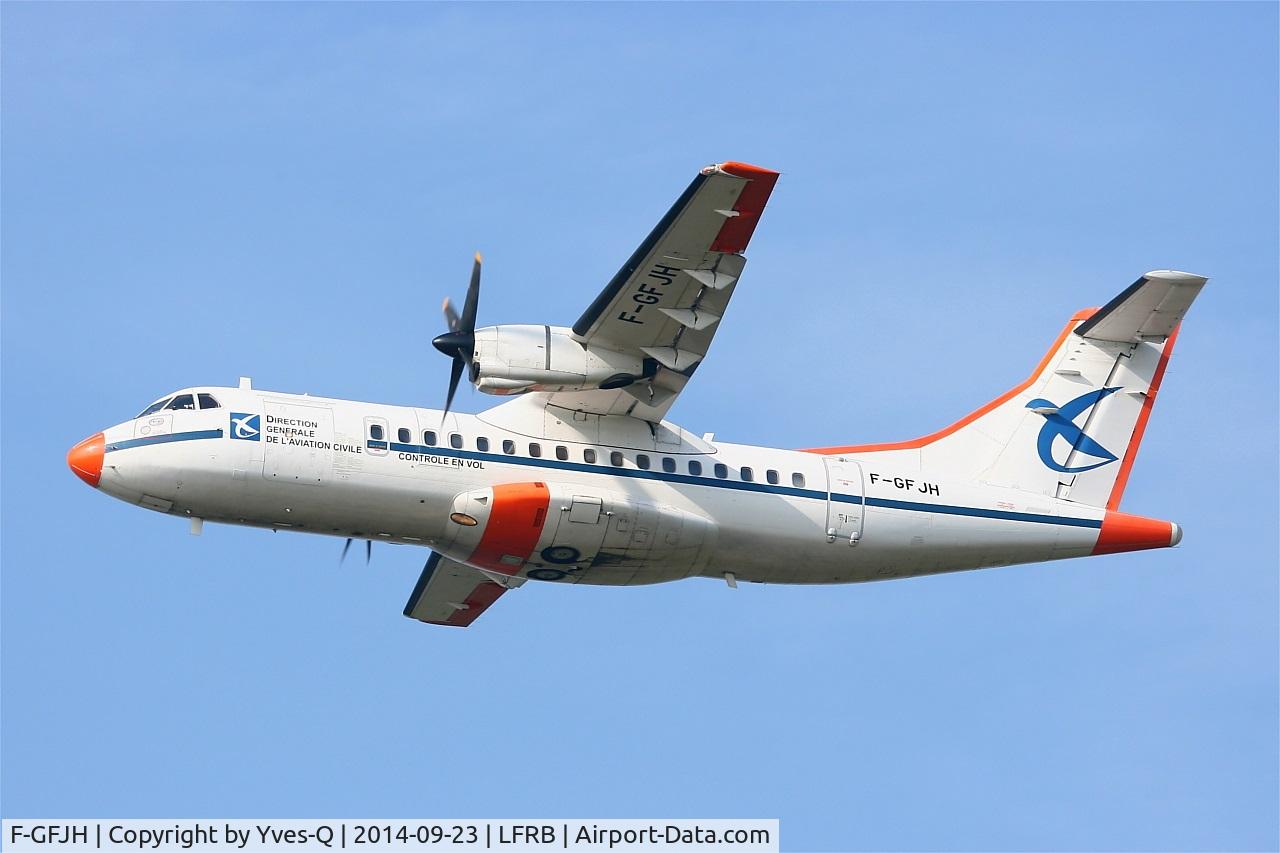 F-GFJH, 1987 ATR 42-300 C/N 049, ATR 42-300, ILS unit calibration, Brest-Bretagne Airport (LFRB-BES)