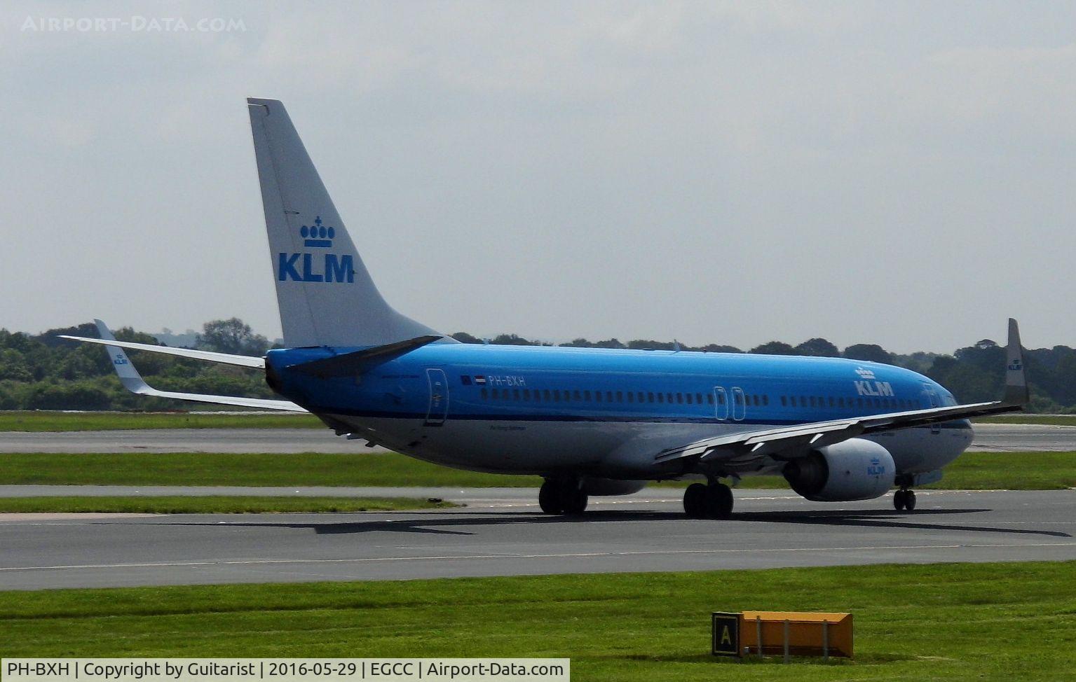PH-BXH, 2000 Boeing 737-8K2 C/N 29597, At Manchester