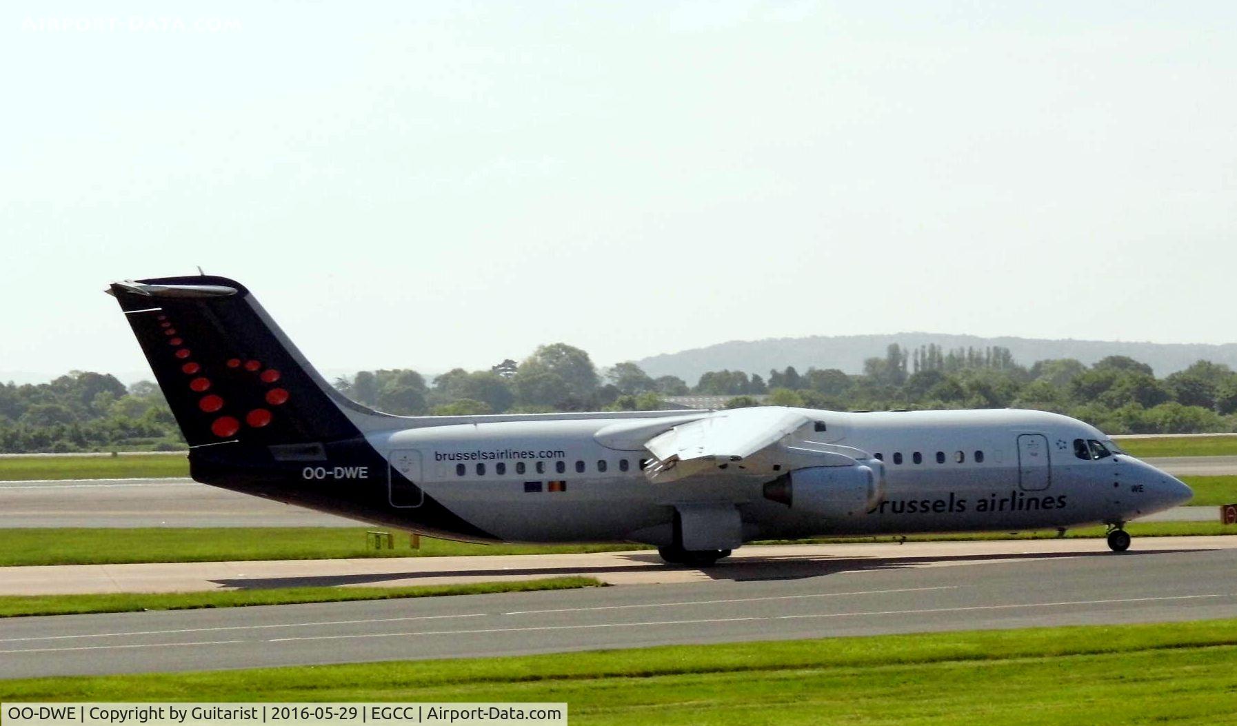 OO-DWE, 1998 British Aerospace Avro 146-RJ100 C/N E3327, At Manchester
