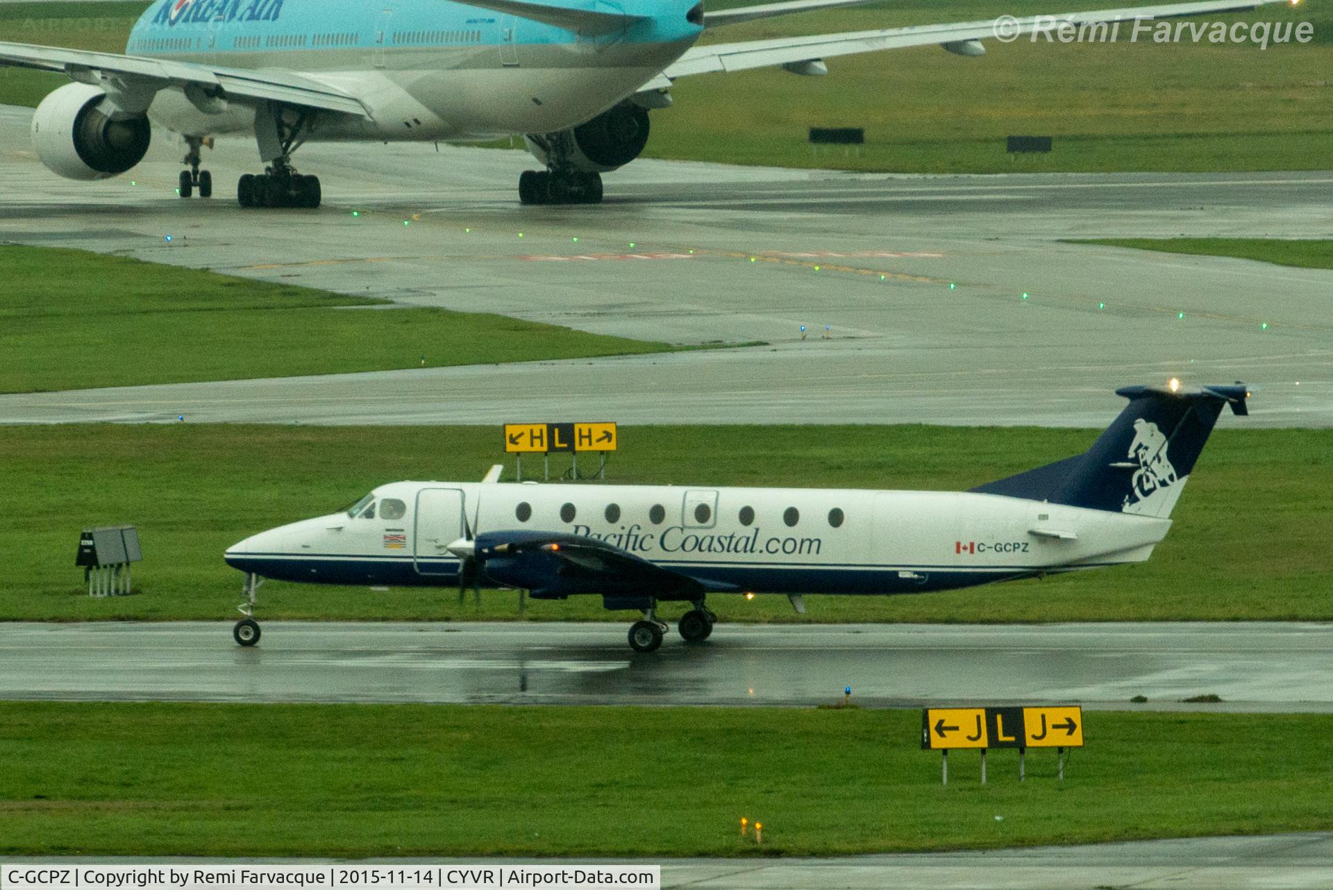 C-GCPZ, 1987 Beech 1900C C/N UB-71, Taxiing to south terminal