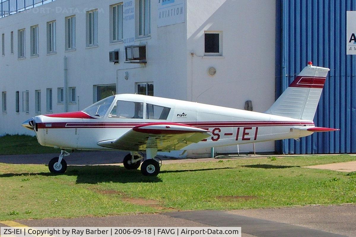 ZS-IEI, 1970 Piper PA-28-140 Cherokee C/N 28-26628, Piper PA-28-140 Cherokee C [28-26628] Durban-Virginia~ZS 18/09/2006
