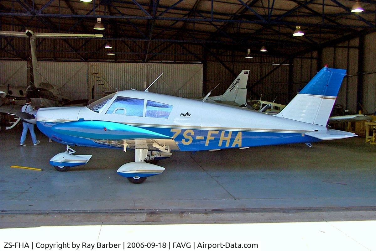 ZS-FHA, 1968 Piper PA-28-235 Cherokee C/N 28-11029, Piper PA-28-235 Cherokee [28-11029] Durban-Virginia~ZS 18/09/2006