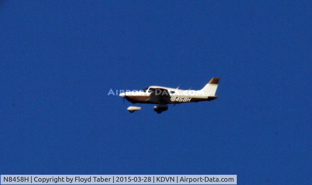 N8458H, 1981 Piper PA-28-181 C/N 28-8290053, Just took off and headed for home