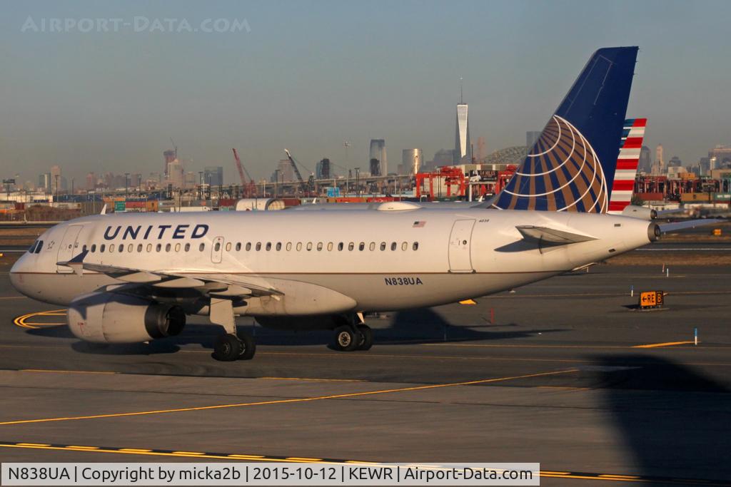 N838UA, 2001 Airbus A319-131 C/N 1477, Taxiing