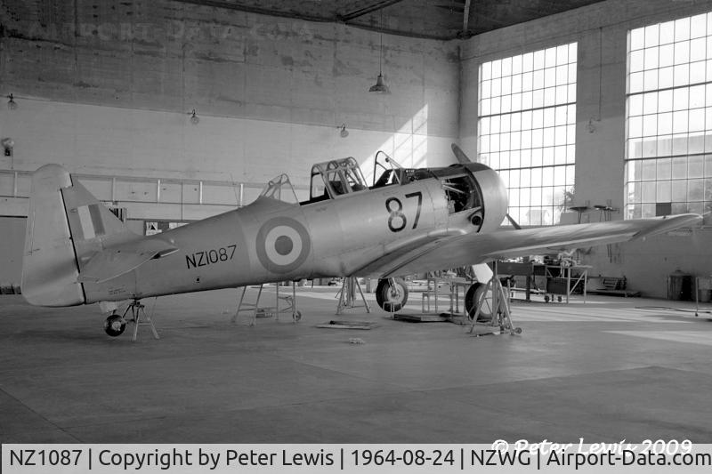 NZ1087, 1942 North American AT-6D Harvard III C/N 88-16326 (42-84545), Central Flying School, Wigram