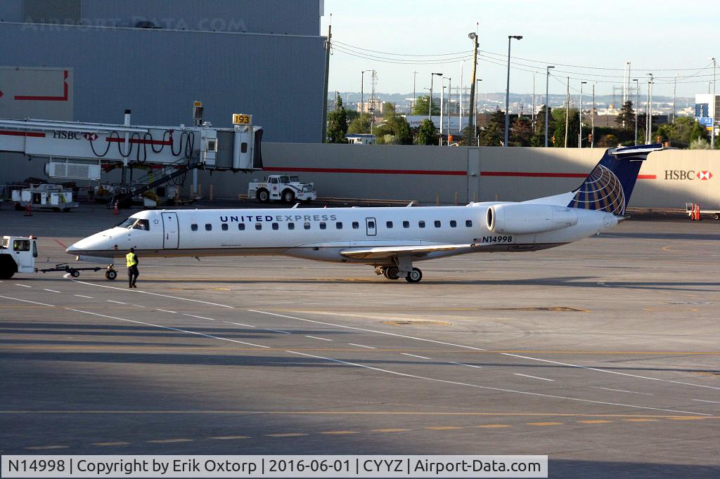 N14998, 2000 Embraer ERJ-145LR (EMB-145LR) C/N 145302, N14998 in YYZ