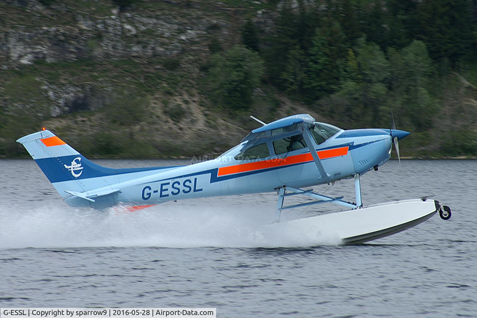 G-ESSL, 1981 Cessna 182R Skylane C/N 182-67947, Just landed on the Lac de Joux(3294 ft amsl) near L'Abbaye in the Swiss Jura-mountains. New color was added to make more conspicuous?