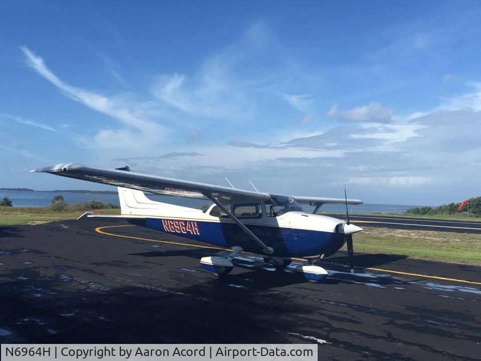 N6964H, 1975 Cessna 172M C/N 17265668, Taken at KCDK in Cedar Key, FL