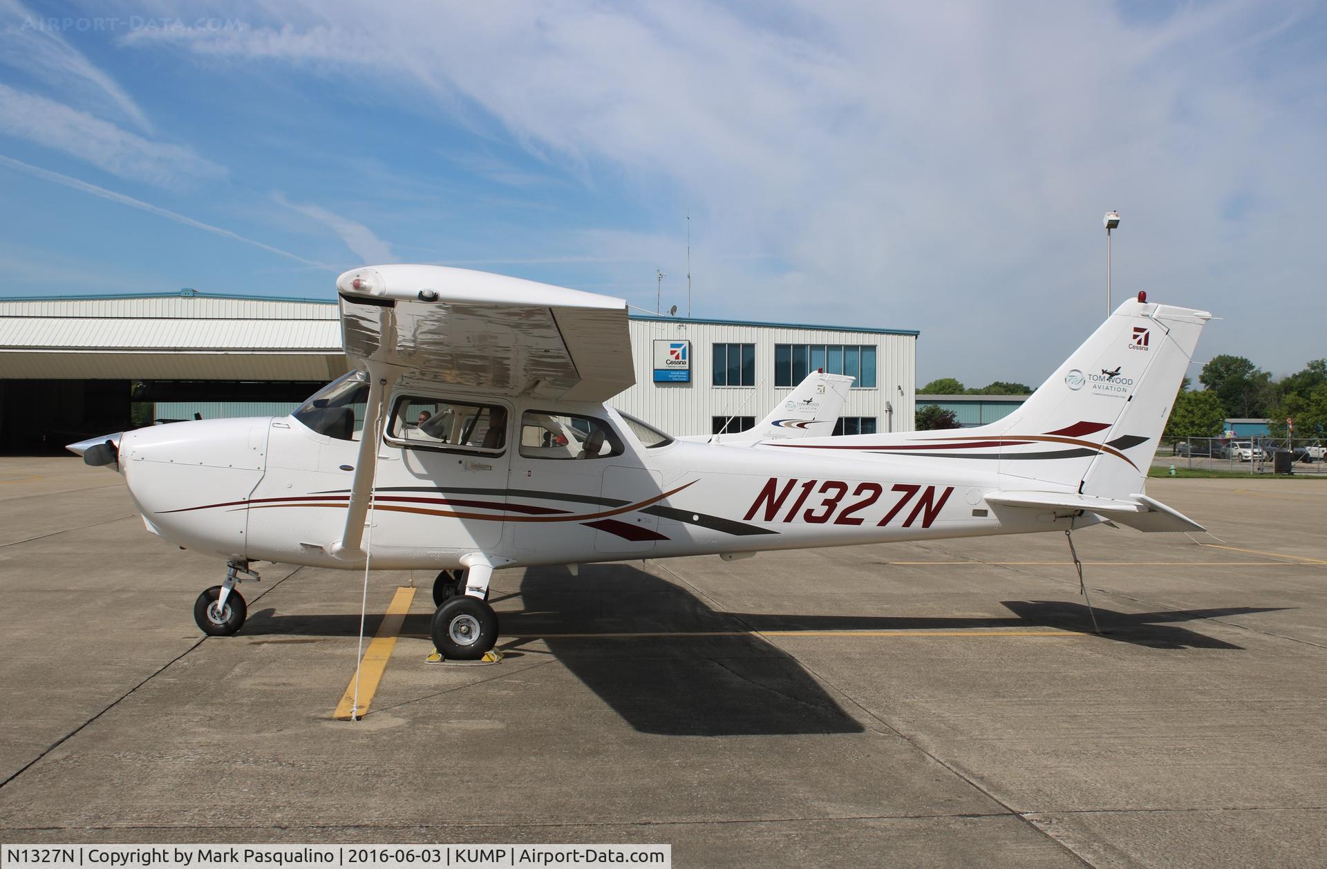 N1327N, 2006 Cessna 172S C/N 172S10380, Cessna 172S