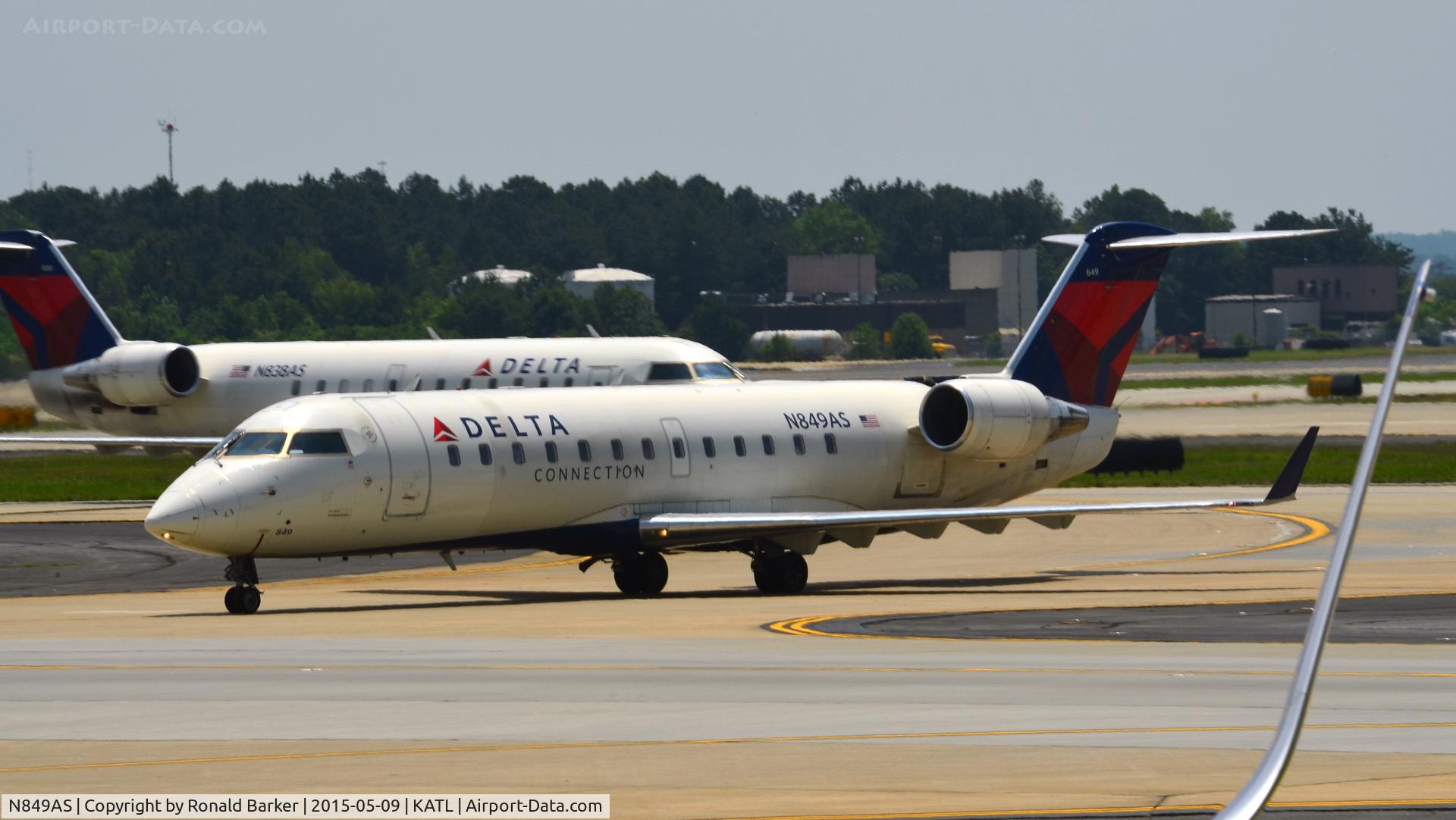 N849AS, 1999 Bombardier CRJ-200ER (CL-600-2B19) C/N 7347, Taxi to parking Atlanta