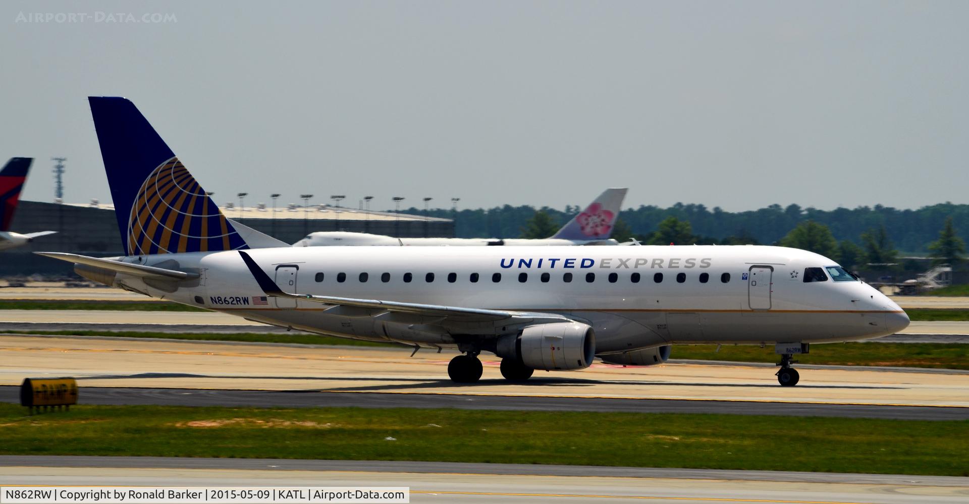 N862RW, 2005 Embraer 170SE (ERJ-170-100SE) C/N 17000098, Taxi Atlanta