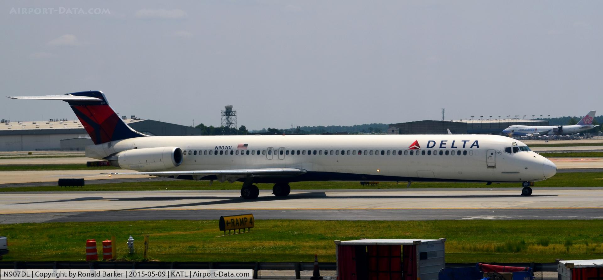 N907DL, 1987 McDonnell Douglas MD-88 C/N 49538, Taxi Atlanta