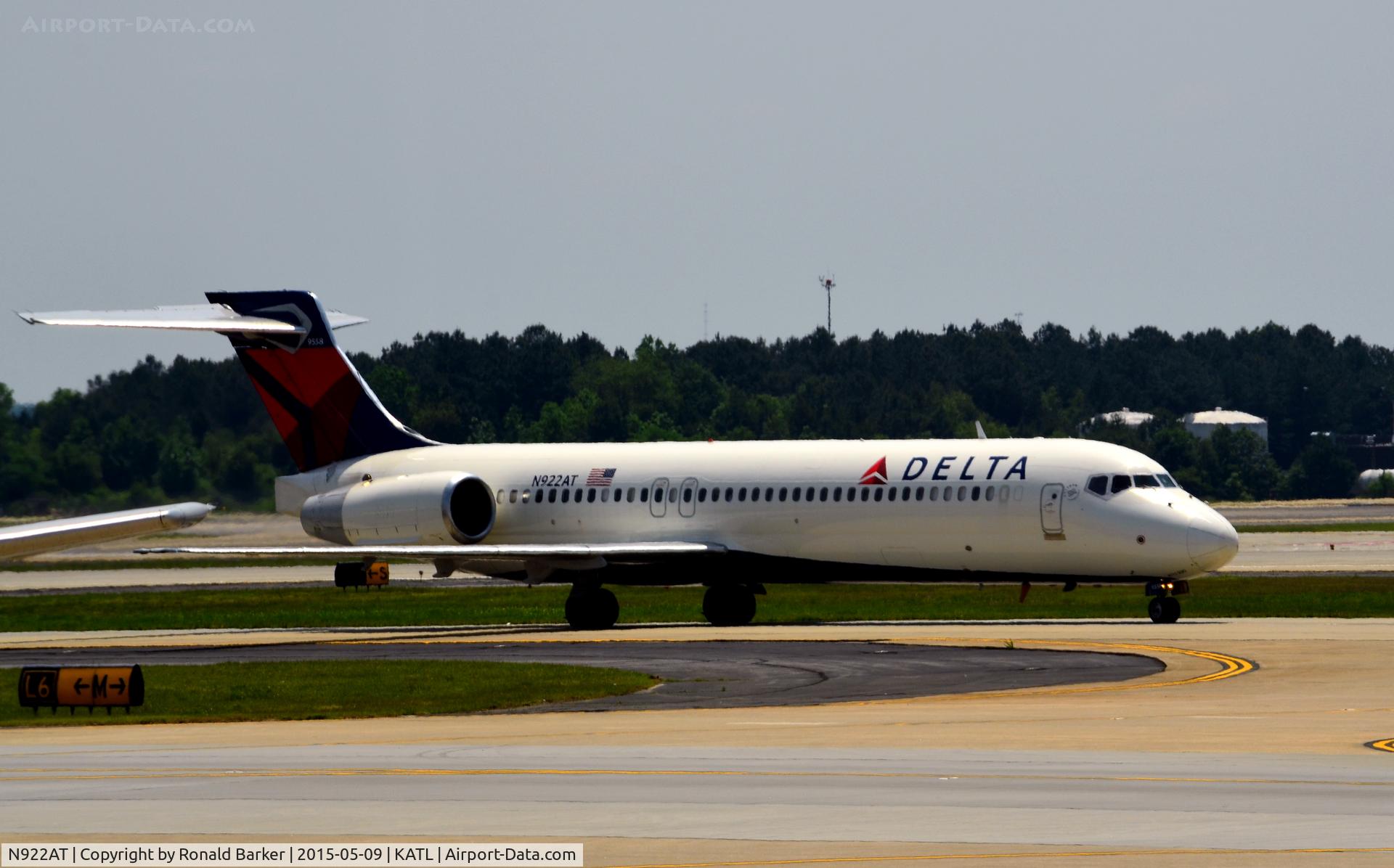 N922AT, 2005 Boeing 717-200 C/N 55050, Taxi Atlanta