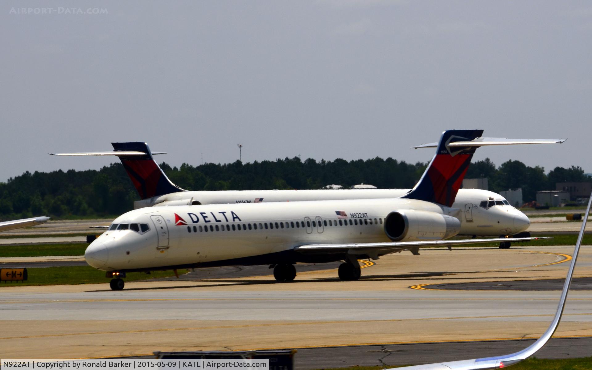 N922AT, 2005 Boeing 717-200 C/N 55050, Taxi to parking Atlanta