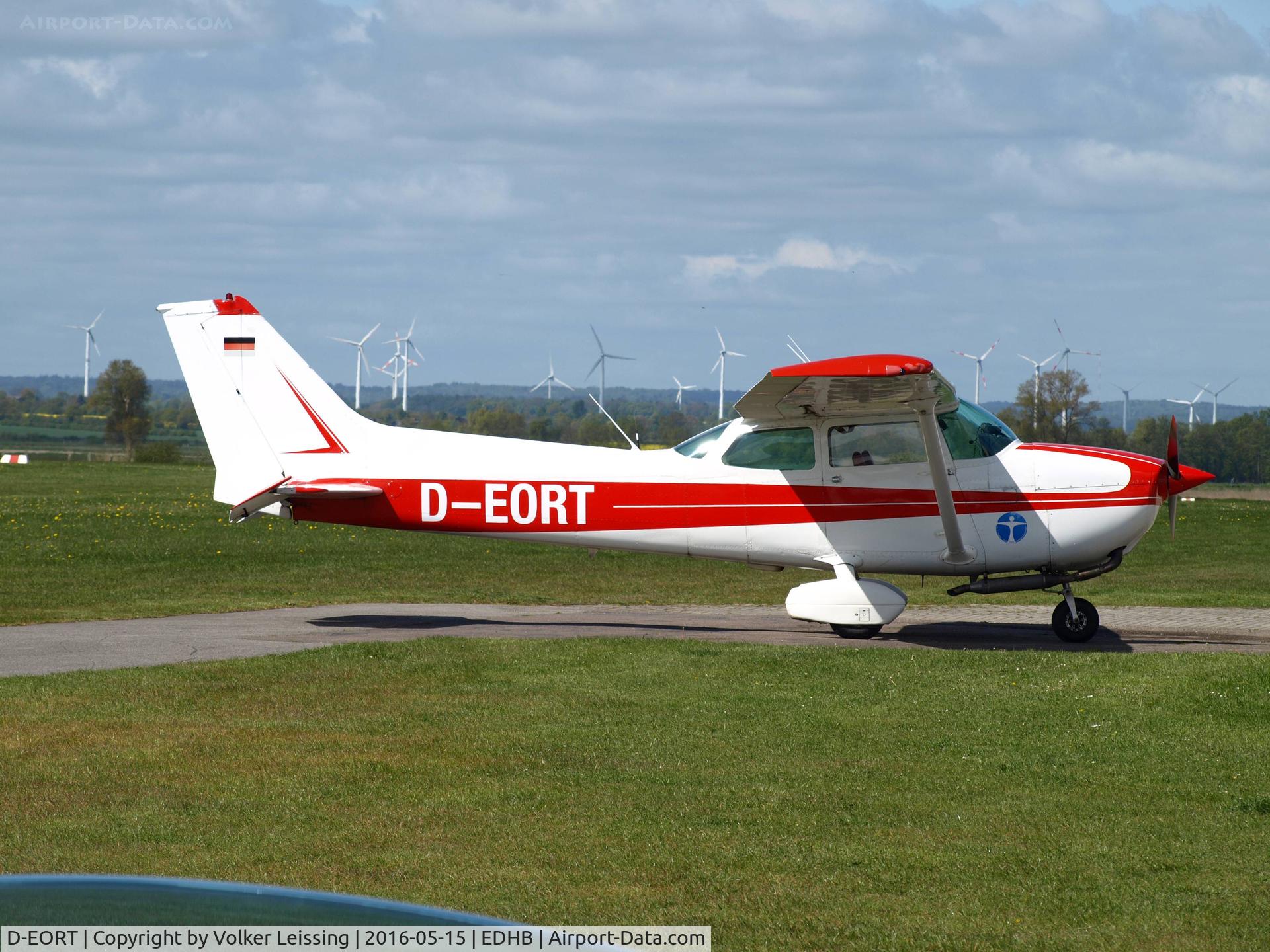 D-EORT, 1979 Cessna 172N C/N 17270994, parking