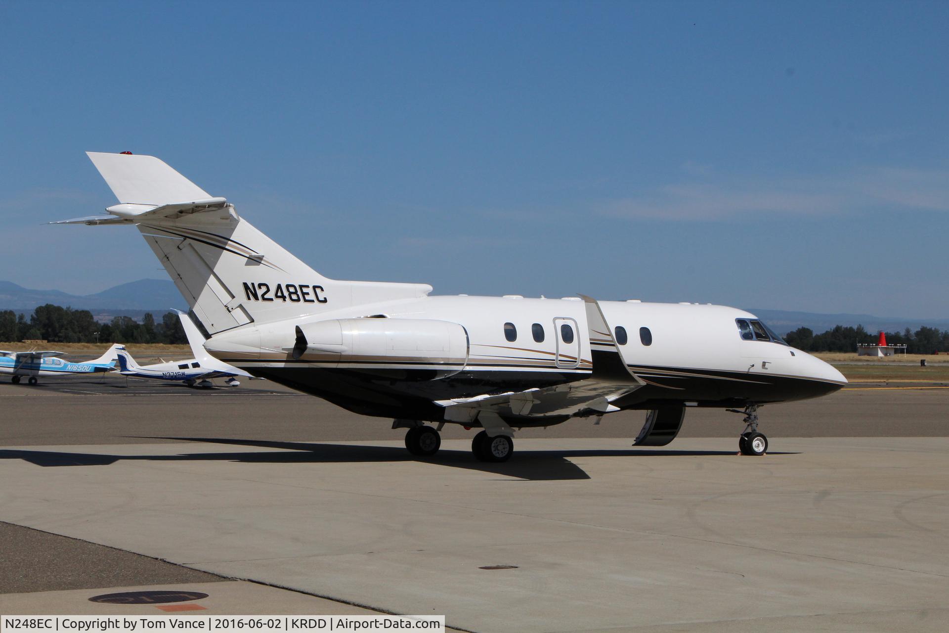 N248EC, 1998 Raytheon Hawker 800XP C/N 258368, parked at Redding, Bill Clinton to arrive later the next day.