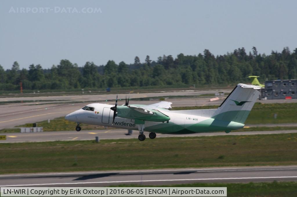 LN-WIR, 1991 De Havilland Canada DHC-8-103A Dash 8 C/N 273, LN-WIR taking off OSL