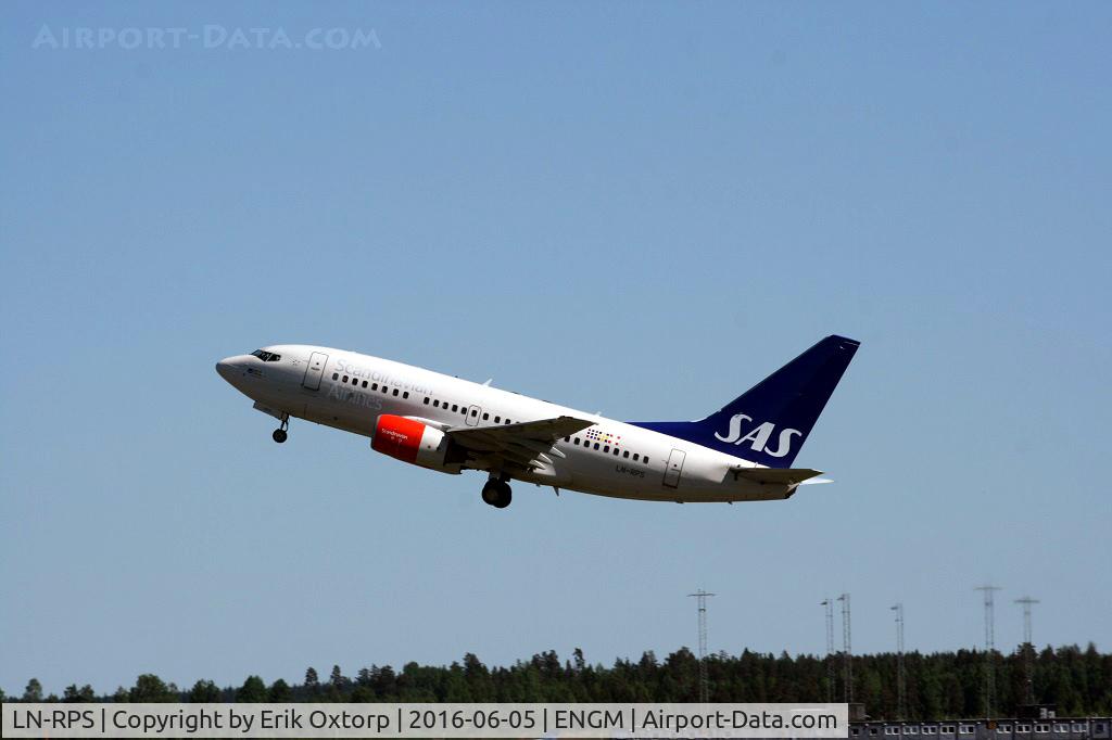LN-RPS, 1998 Boeing 737-683 C/N 28298, LN-RPS taking off OSL