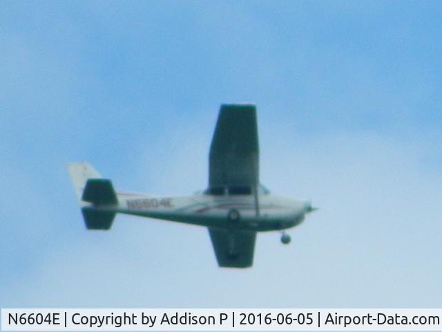 N6604E, 1978 Cessna 172N C/N 17272043, snapped this out my window
