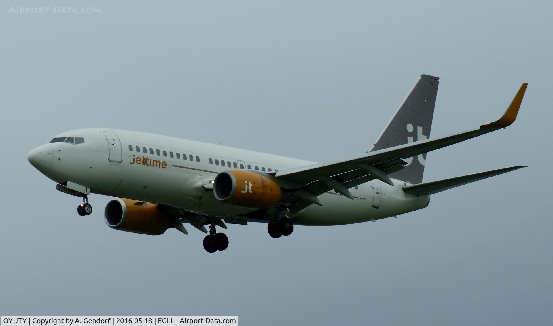 OY-JTY, 2001 Boeing 737-7Q8 C/N 30727, Jet Time, is here on short finals at London Heathrow(EGLL)
