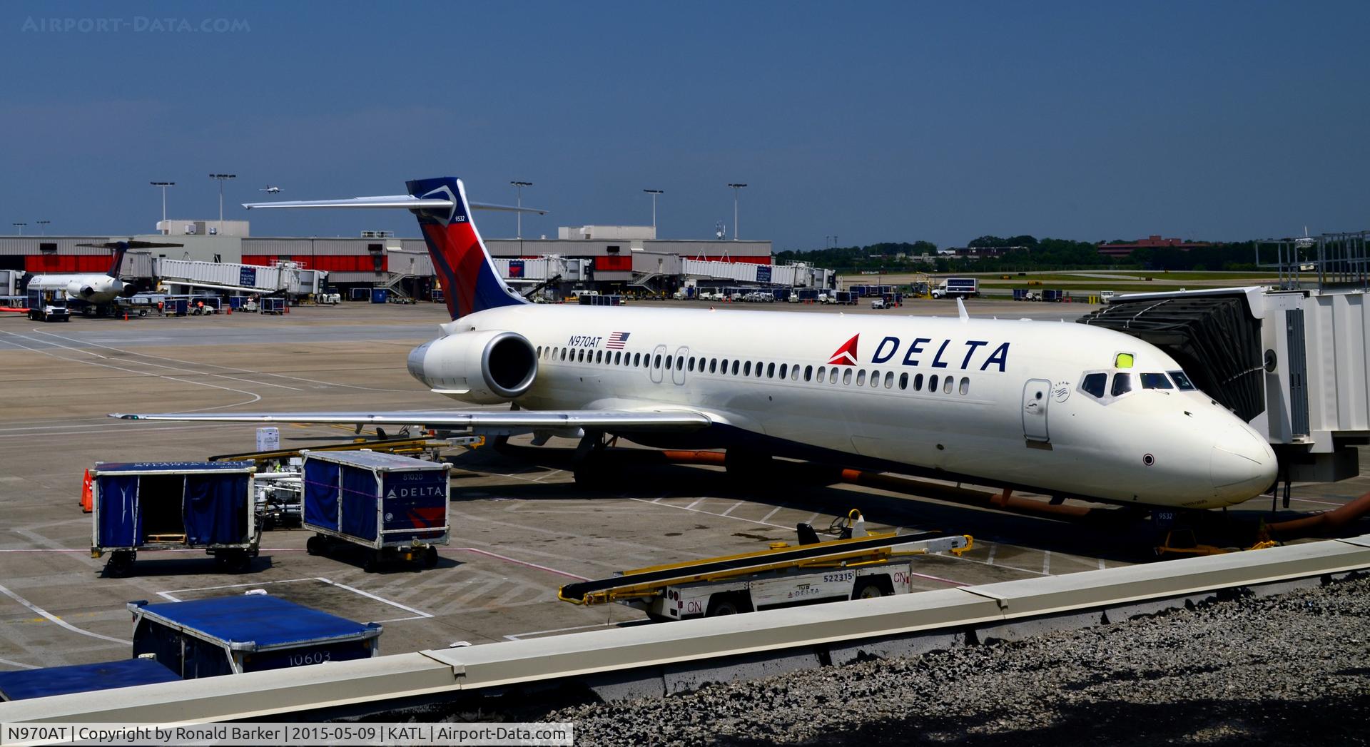 N970AT, 2001 Boeing 717-200 C/N 55031, At the gate Atlanta
