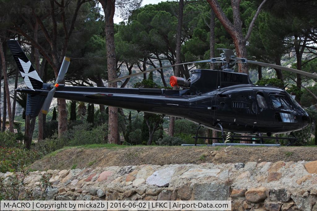 M-ACRO, 2009 Eurocopter AS-350B-3 Ecureuil Ecureuil C/N 4798, Parked at Signoria