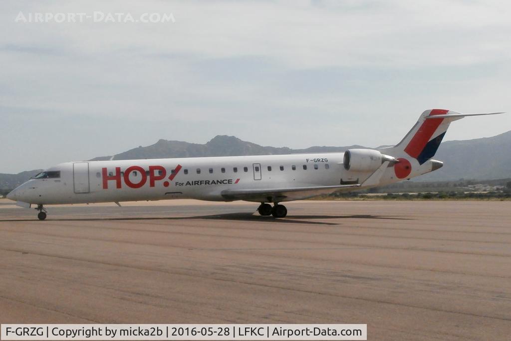 F-GRZG, 2002 Bombardier CRJ-701 (CL-600-2C10) Regional Jet C/N 10037, Parked