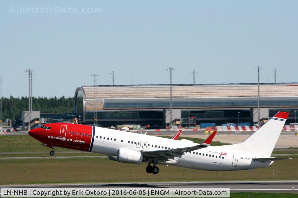 LN-NHB, 2014 Boeing 737-8JP C/N 41134, LN-NHB taking off OSL